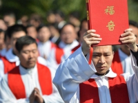 Chiny napiszą od nowa Biblię, „żeby pasowała do socjalistycznych wartości”